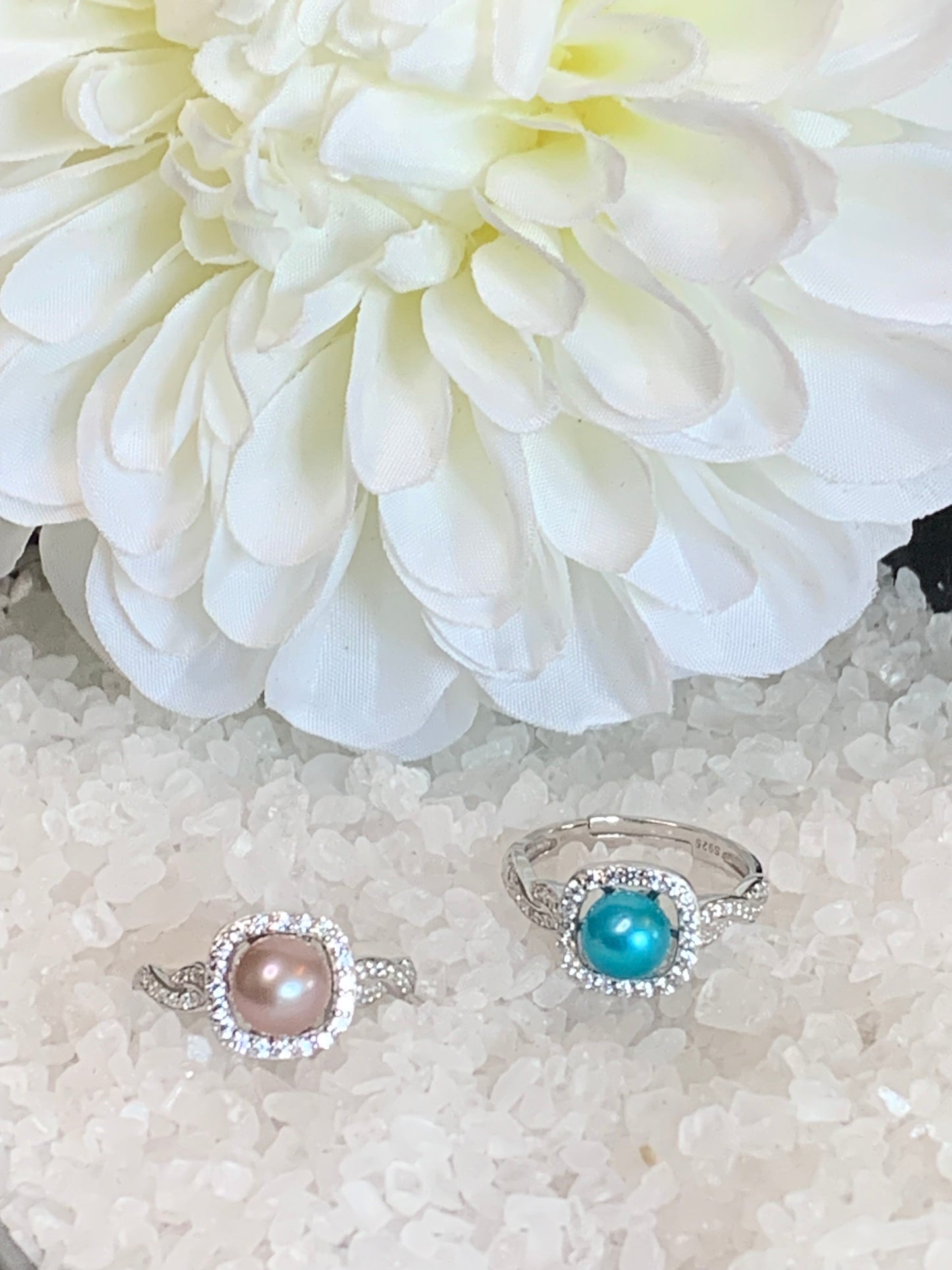 Adjustable size square ring