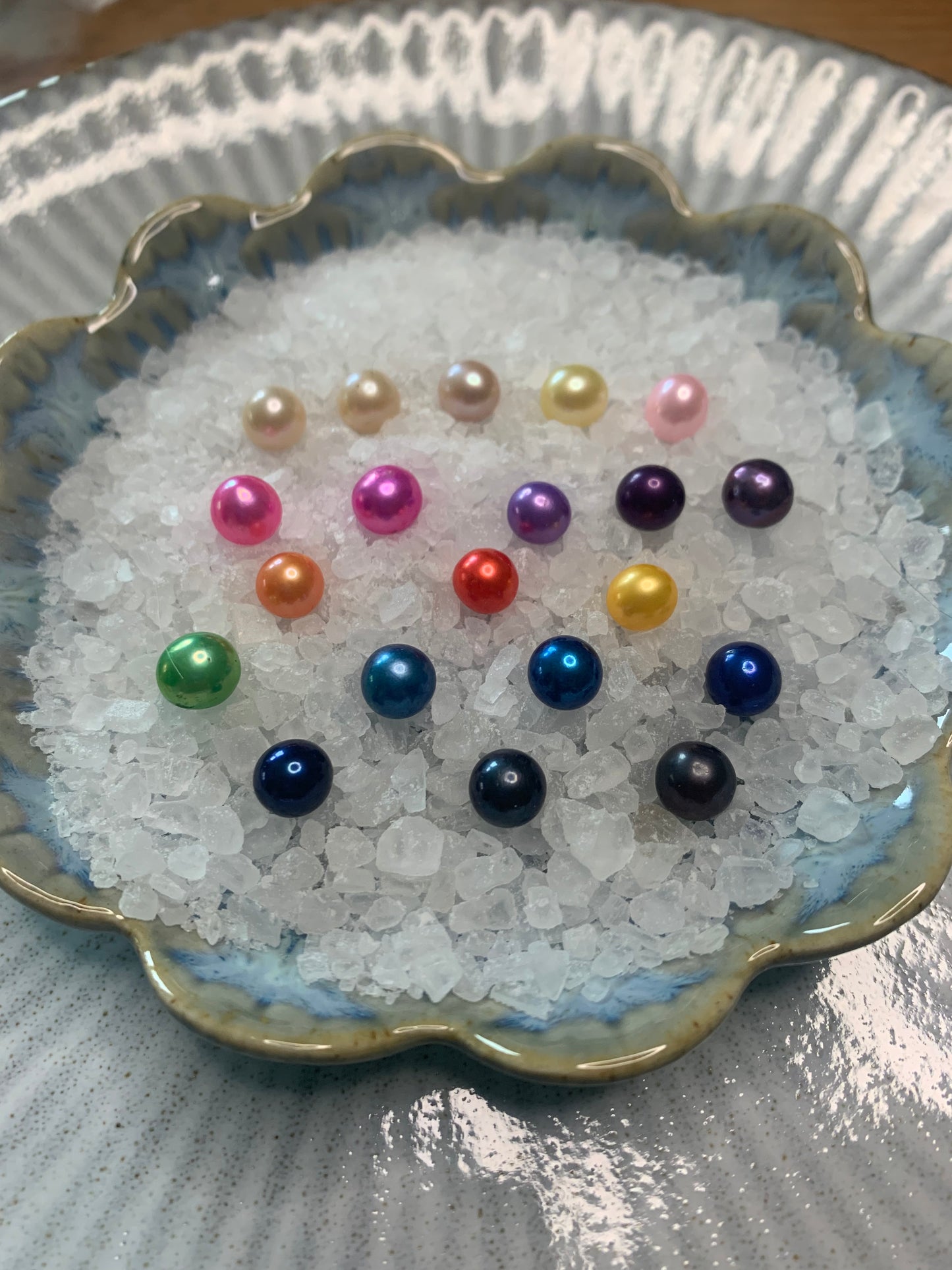 5 round Pearl oysters