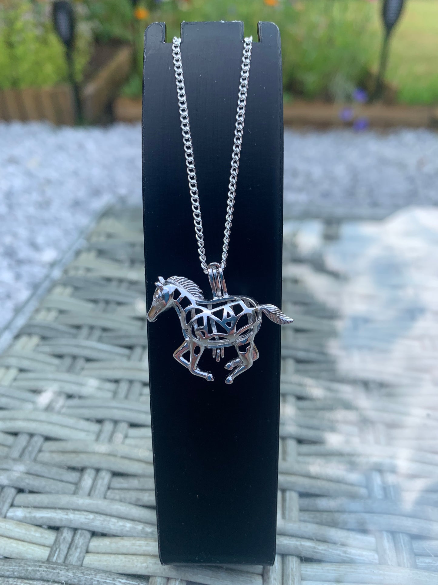 Galloping horse cage