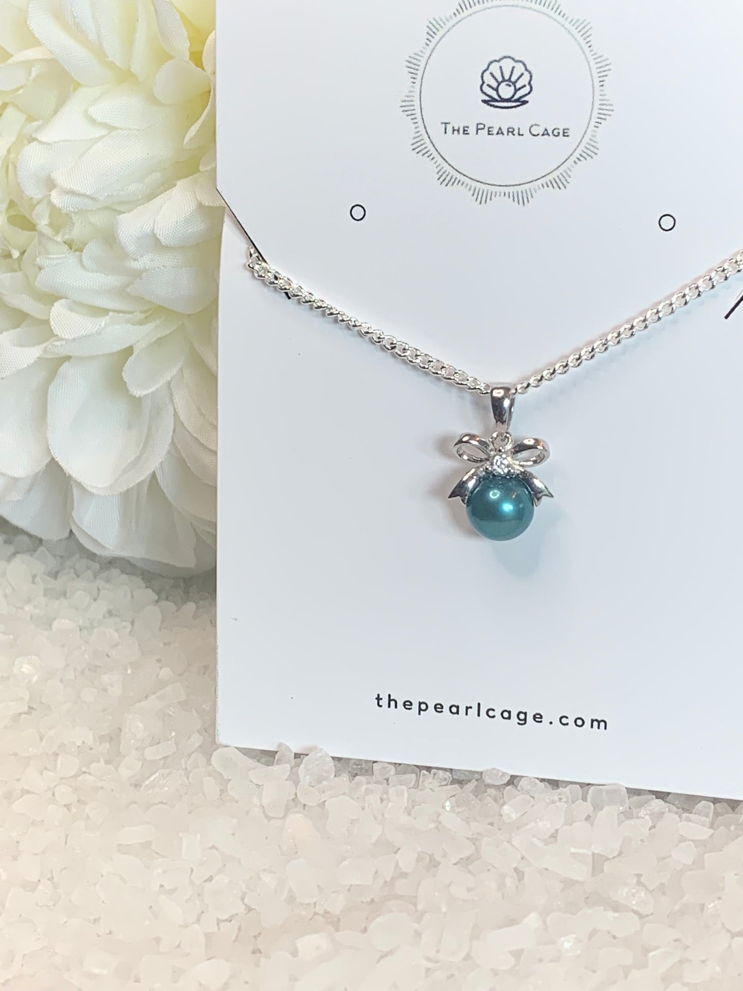 Bow Pendant