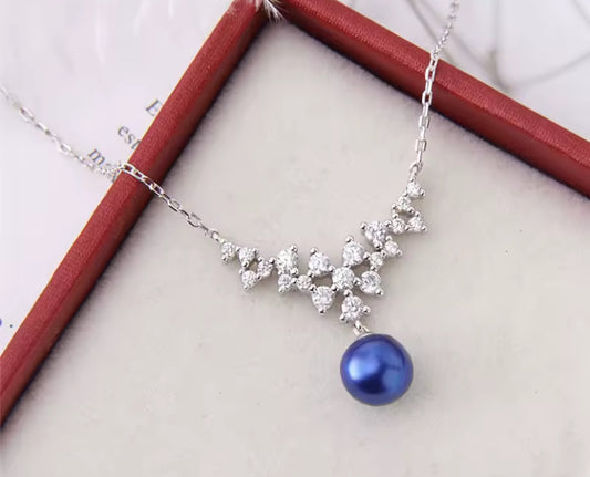 Cluster necklace